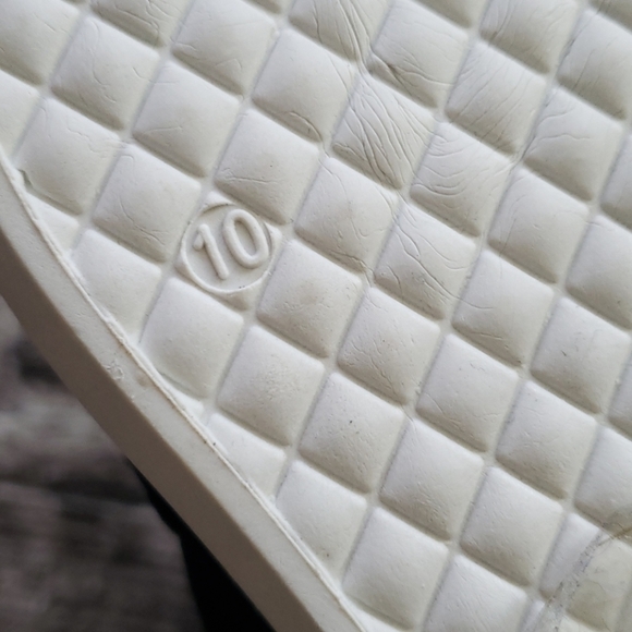 Outwoods Hide-1 Black wedge Booties Size 10 like new - Picture 5 of 9